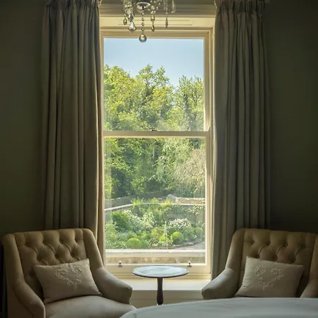 Outwood House 4*