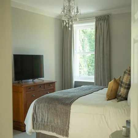 Outwood House Bed and Breakfast Λιντς