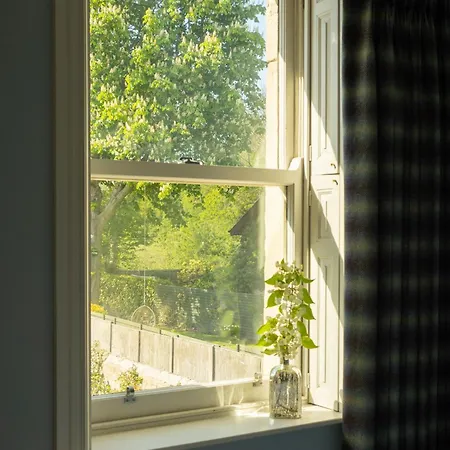 Outwood House Bed and Breakfast Λιντς