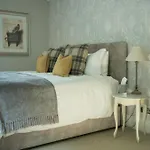 Outwood House Leeds (West Yorkshire)