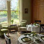 Outwood House Nocleg ze śniadaniem 4*