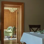 Nocleg ze śniadaniem Outwood House 4*