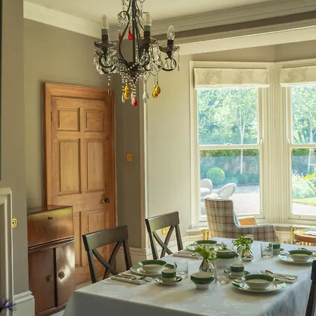 Outwood House Bed & Breakfast Leeds (West Yorkshire)