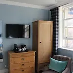 Outwood House B&B 4*