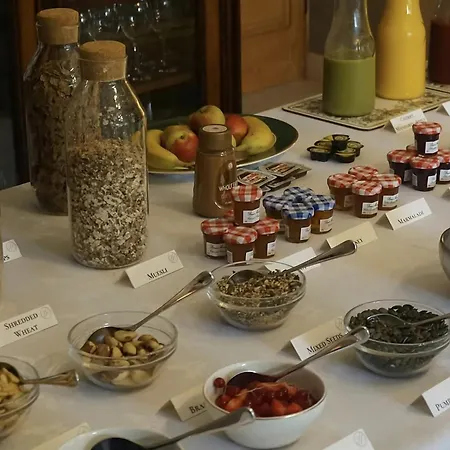 Outwood House Bed & Breakfast Leeds (West Yorkshire)