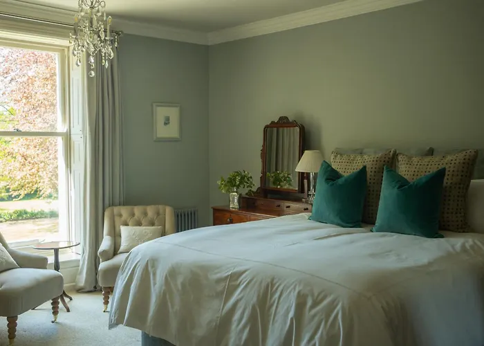 Outwood House 4* Leeds (West Yorkshire)